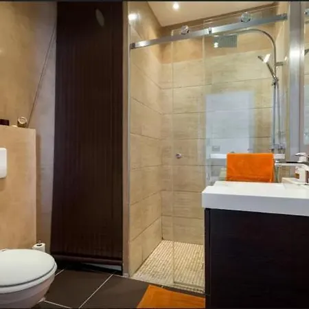 公寓 T2 Meuble Moderne, Dernier Etage Ascenseur, Centre Ville, Calme, Terrasse Sud Et Climatisation *