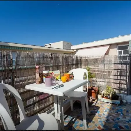 公寓 T2 Meuble Moderne, Dernier Etage Ascenseur, Centre Ville, Calme, Terrasse Sud Et Climatisation *