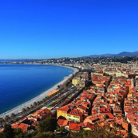 T2 Meuble Moderne, Dernier Etage Ascenseur, Centre Ville, Calme, Terrasse Sud Et Climatisation *