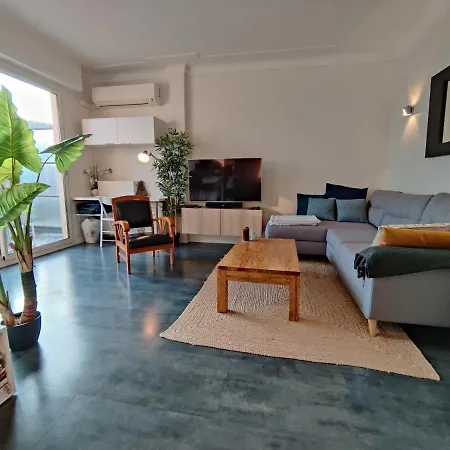 T2 Meuble Moderne, Dernier Etage Ascenseur, Centre Ville, Calme, Terrasse Sud Et Climatisation * 尼斯